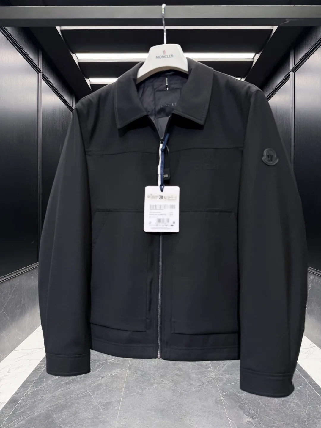 🌟55 ⬆️Moncler . . , . 🎁 .( . . . . . . ) . . ⚠️ . NFC . . / / / . ， ， 。 ： ， ， 。 ， ， ， 。 ： • • • • logo • Size：1-5 Black D 00730（3888）
